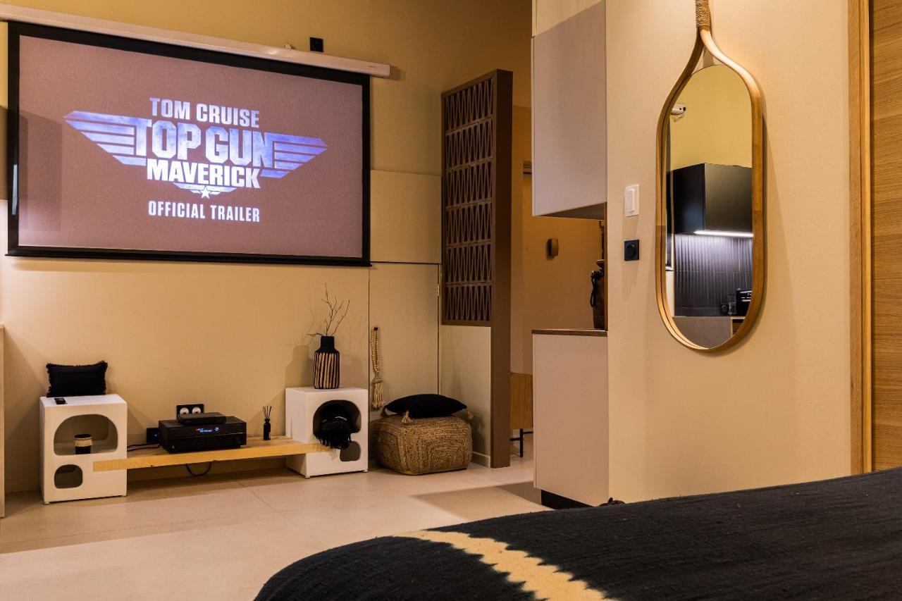 Host Inn Le Lumiere Spa & Cinema Lyon Dış mekan fotoğraf