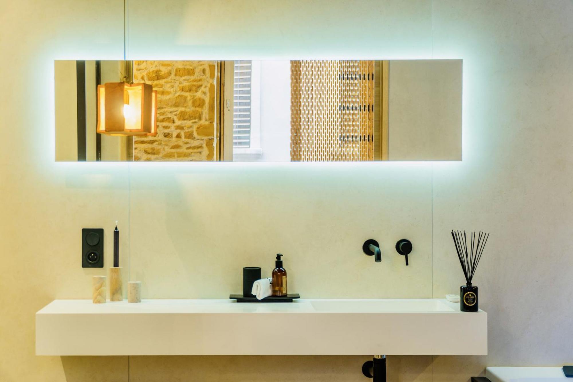Host Inn Le Lumiere Spa & Cinema Lyon Oda fotoğraf